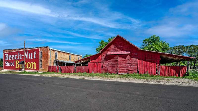 Anna-Hardware-store-and-red-barn-2