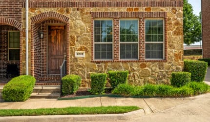 Front view of 2717 Troutt townhouse in North Dallas 